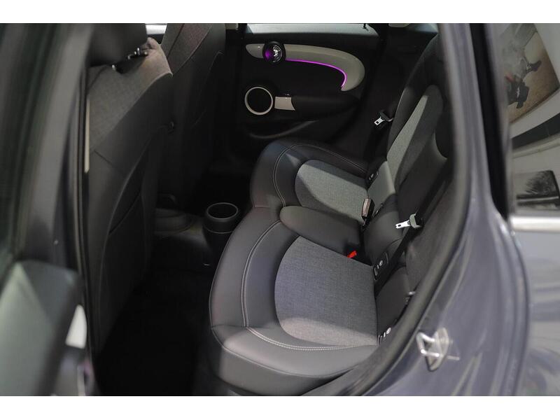 MINI Hatch 2.0 Cooper SD Auto 6Spd Euro 6 (s/s) 5dr - U102