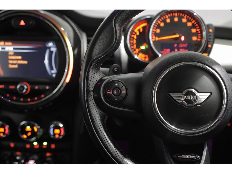 MINI Hatch 2.0 Cooper SD Auto 6Spd Euro 6 (s/s) 5dr - U102