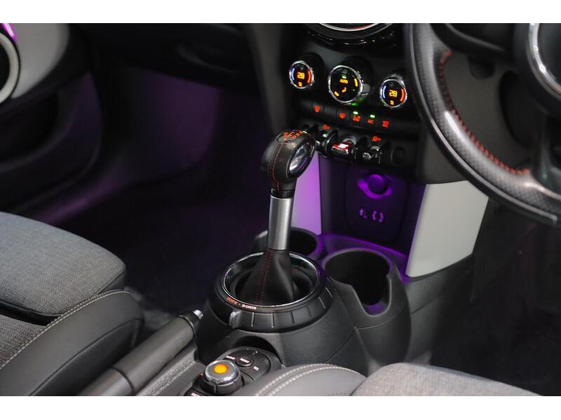 MINI Hatch 2.0 Cooper SD Auto 6Spd Euro 6 (s/s) 5dr - U102