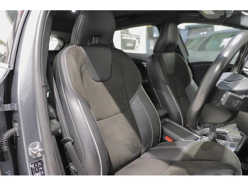 Volvo V40 V40 2.0 T2 R-Design Nav Euro 6 (s/s) 5dr - U11