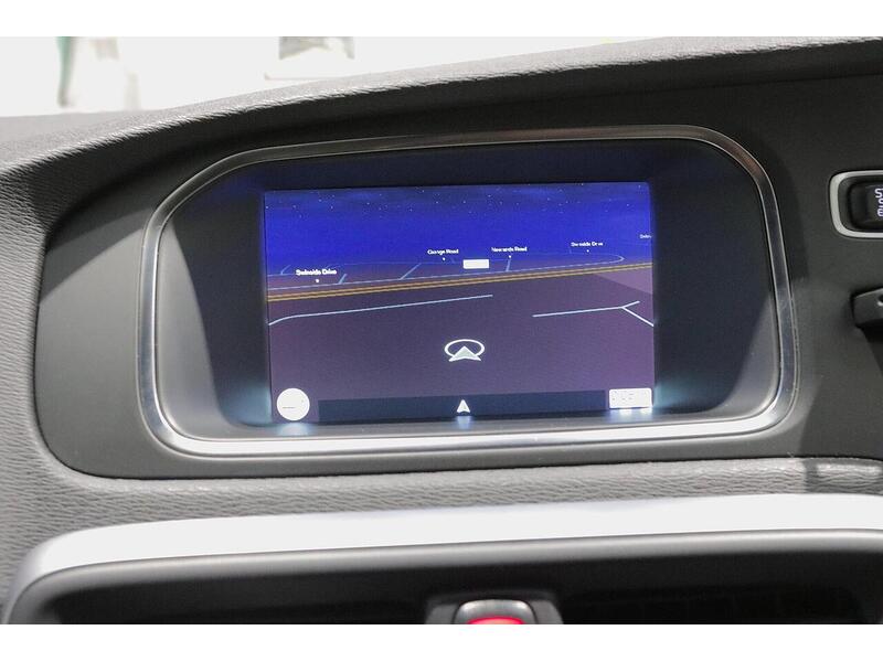 Volvo V40 V40 2.0 T2 R-Design Nav Euro 6 (s/s) 5dr - U11