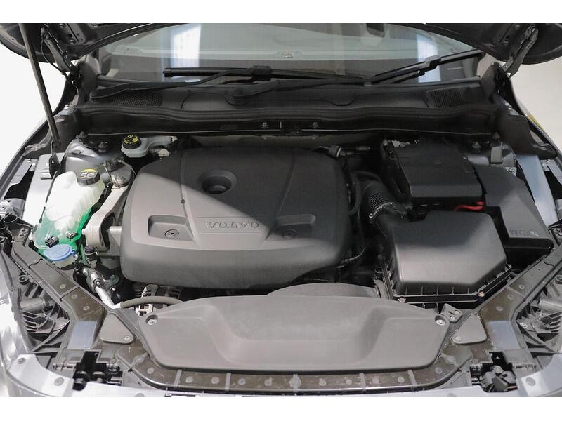 Volvo V40 V40 2.0 T2 R-Design Nav Euro 6 (s/s) 5dr - U11