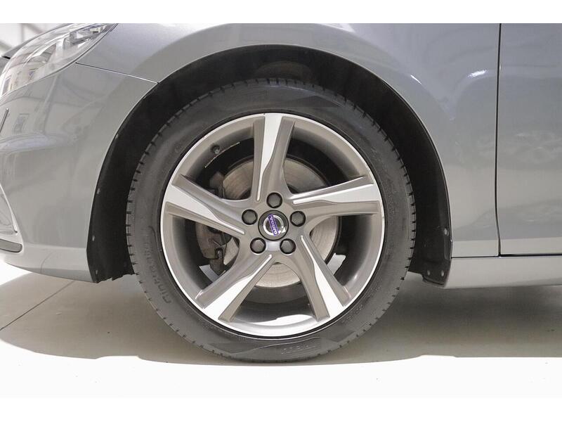 Volvo V40 V40 2.0 T2 R-Design Nav Euro 6 (s/s) 5dr - U11