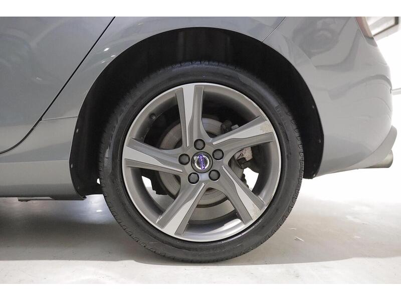 Volvo V40 V40 2.0 T2 R-Design Nav Euro 6 (s/s) 5dr - U11