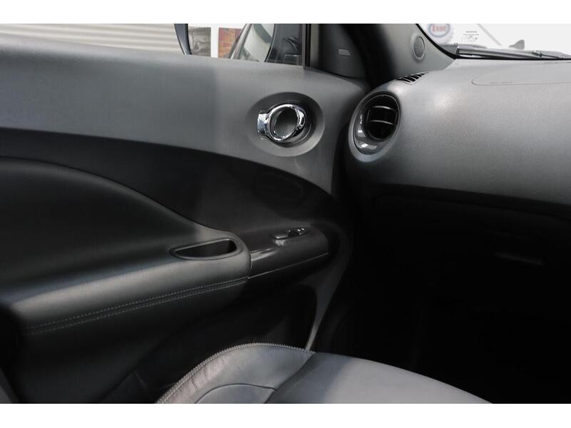 Nissan Juke 1.6 Tekna Euro 6 5dr - U120