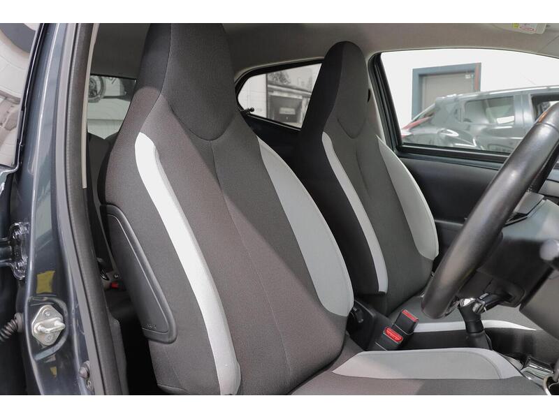 Toyota AYGO 1.0 VVT-i x-press Euro 6 5dr - U121
