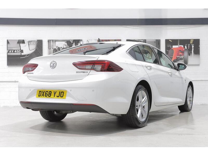 Vauxhall Insignia 1.6 Turbo D ecoTEC SRi Nav Grand Sport Euro 6 (s/s) 5dr - U131