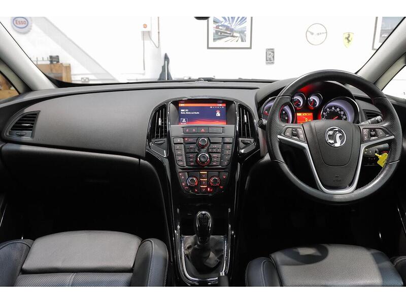 Vauxhall Astra GTC 1.6 CDTi ecoFLEX Limited Edition Euro 6 (s/s) 3dr - U136
