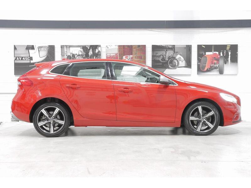 Volvo V40 2.0 T2 R-Design Euro 6 (s/s) 5dr - U147