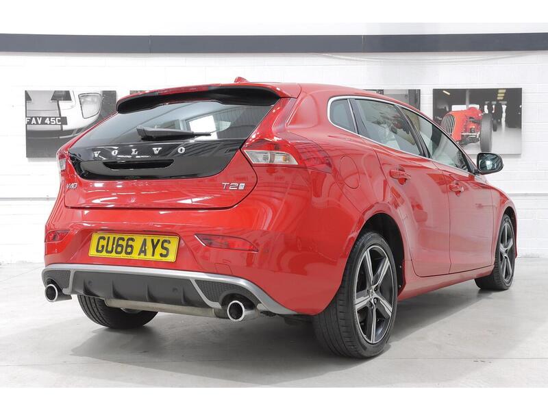Volvo V40 2.0 T2 R-Design Euro 6 (s/s) 5dr - U147