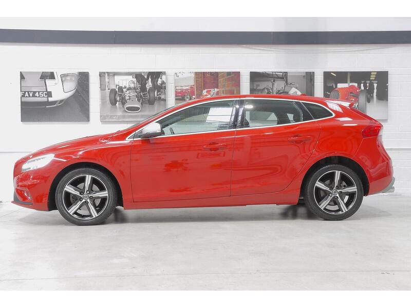 Volvo V40 2.0 T2 R-Design Euro 6 (s/s) 5dr - U147