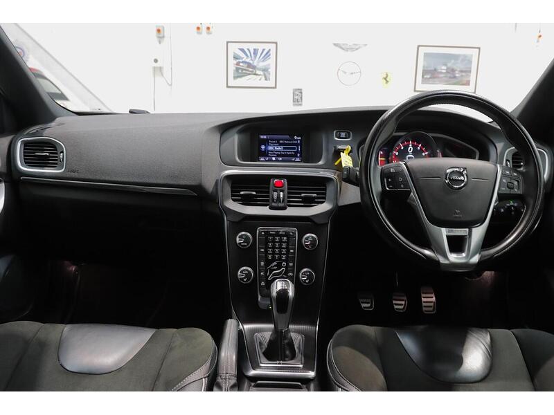 Volvo V40 2.0 T2 R-Design Euro 6 (s/s) 5dr - U147