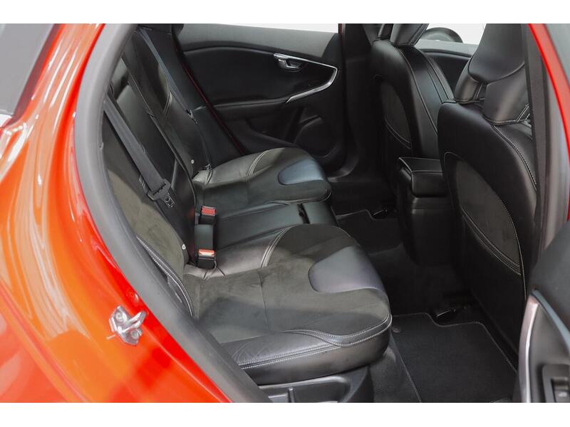 Volvo V40 2.0 T2 R-Design Euro 6 (s/s) 5dr - U147