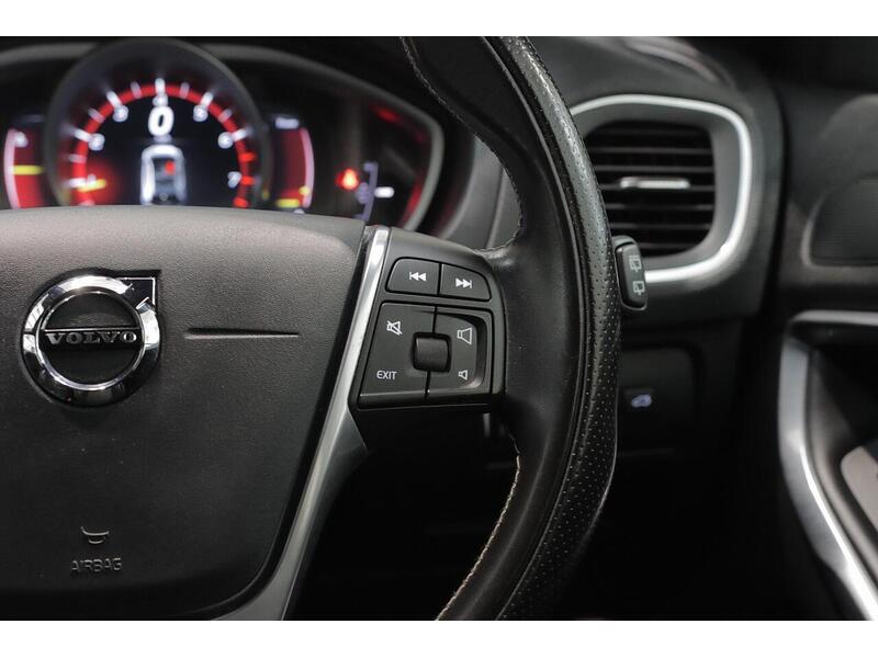 Volvo V40 2.0 T2 R-Design Euro 6 (s/s) 5dr - U147