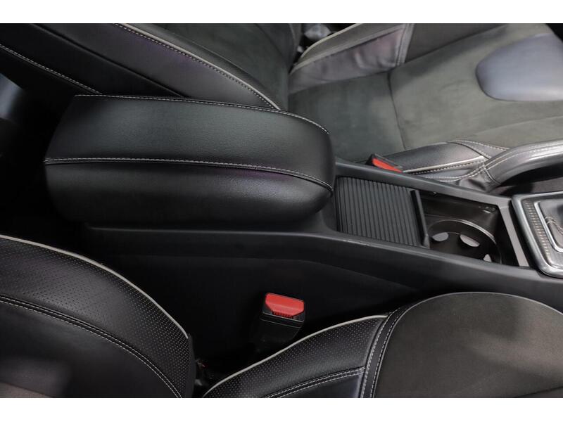Volvo V40 2.0 T2 R-Design Euro 6 (s/s) 5dr - U147