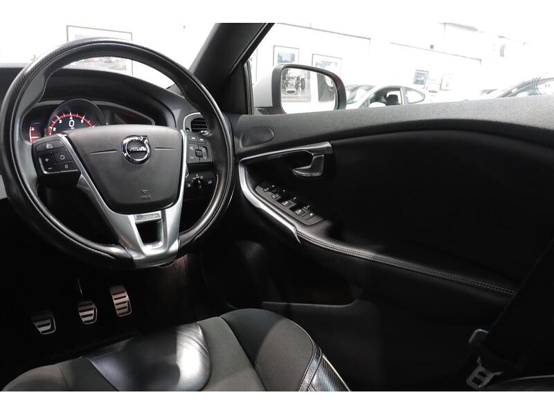 Volvo V40 2.0 T2 R-Design Euro 6 (s/s) 5dr - U147