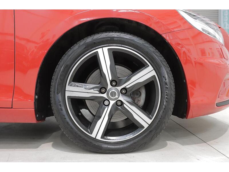 Volvo V40 2.0 T2 R-Design Euro 6 (s/s) 5dr - U147