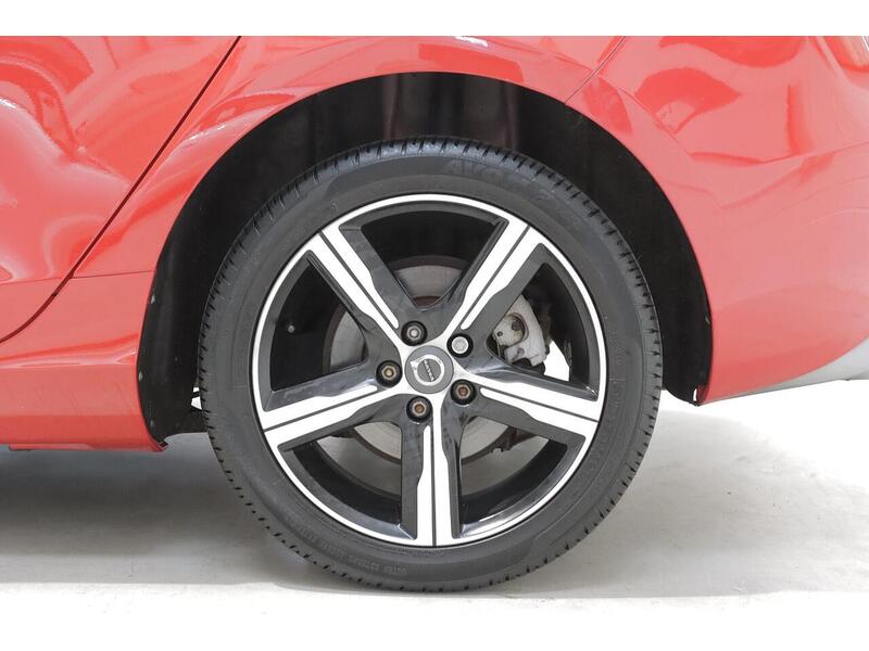 Volvo V40 2.0 T2 R-Design Euro 6 (s/s) 5dr - U147