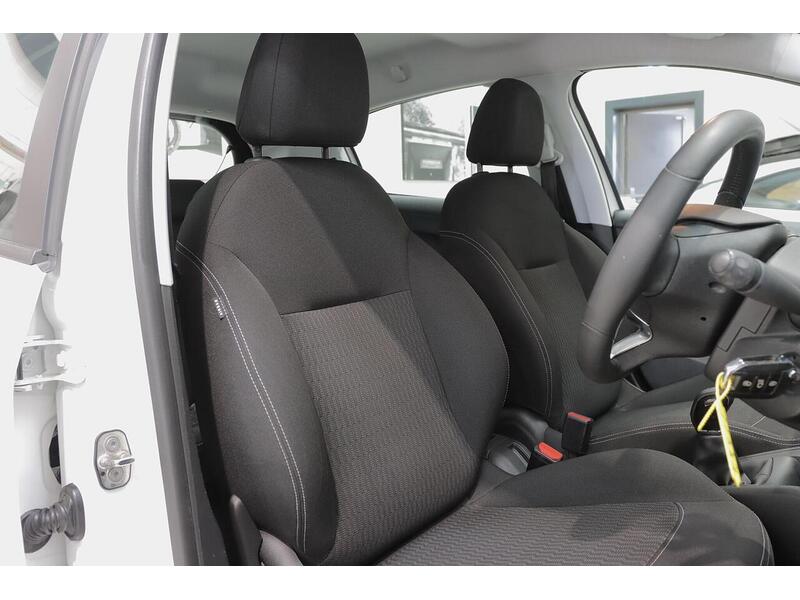 Peugeot 208 1.2 PureTech Active Euro 6 (s/s) 5dr - U151