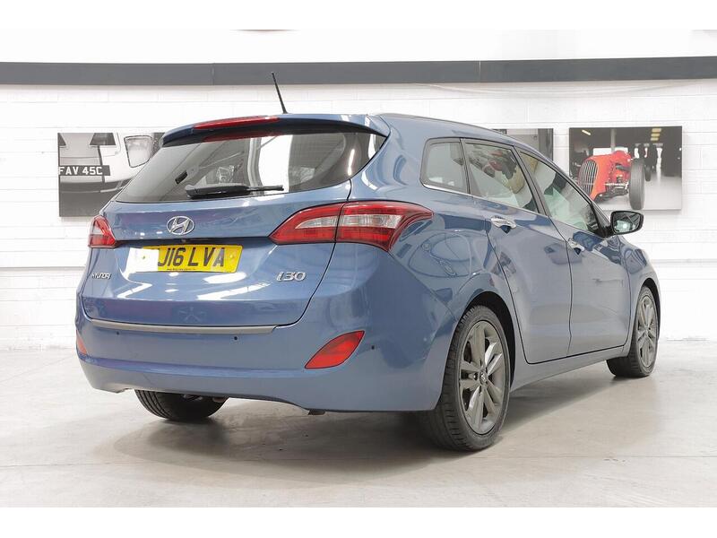 Hyundai i30 1.6 CRDi Blue Drive Premium Tourer Euro 6 (s/s) 5dr - U154