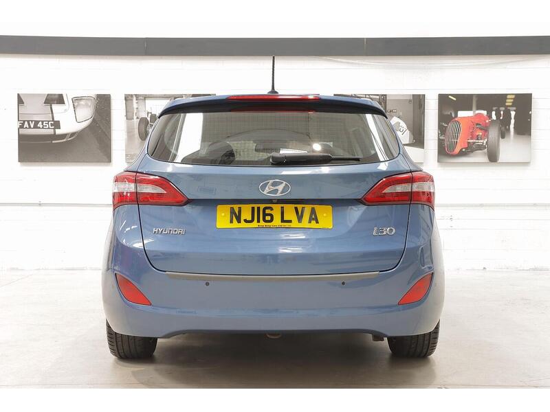 Hyundai i30 1.6 CRDi Blue Drive Premium Tourer Euro 6 (s/s) 5dr - U154