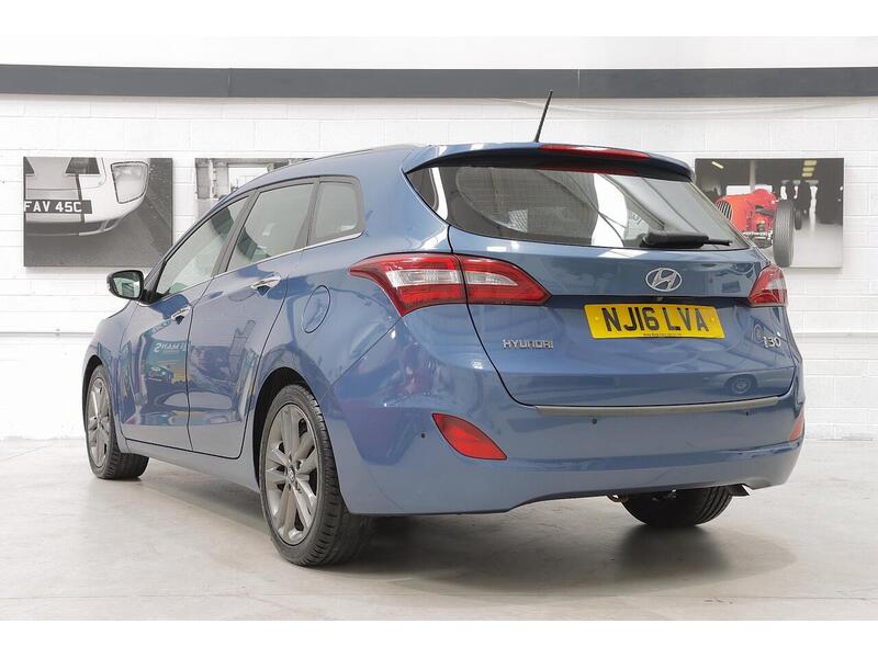 Hyundai i30 1.6 CRDi Blue Drive Premium Tourer Euro 6 (s/s) 5dr - U154