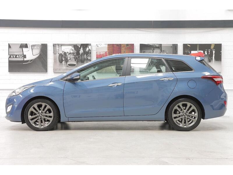 Hyundai i30 1.6 CRDi Blue Drive Premium Tourer Euro 6 (s/s) 5dr - U154