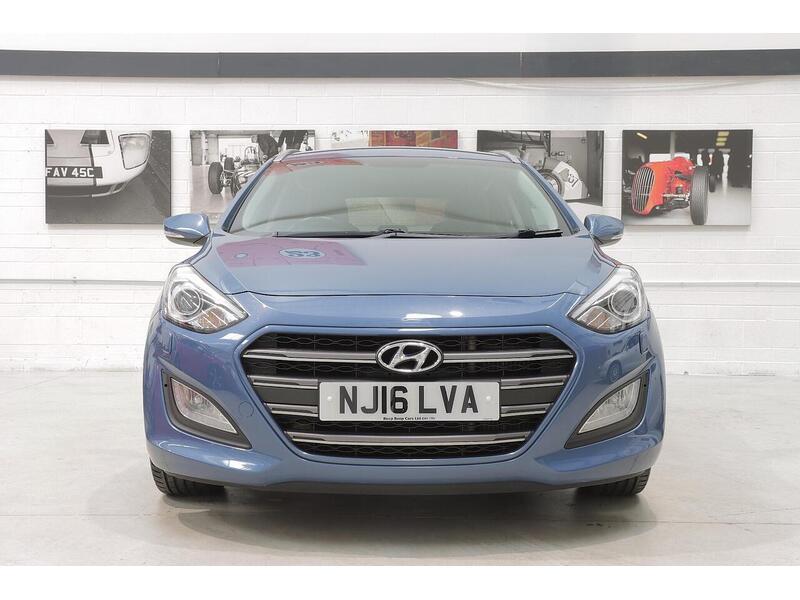 Hyundai i30 1.6 CRDi Blue Drive Premium Tourer Euro 6 (s/s) 5dr - U154