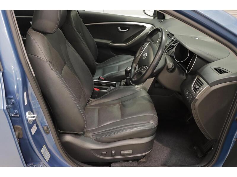 Hyundai i30 1.6 CRDi Blue Drive Premium Tourer Euro 6 (s/s) 5dr - U154