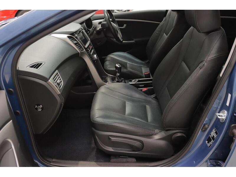 Hyundai i30 1.6 CRDi Blue Drive Premium Tourer Euro 6 (s/s) 5dr - U154