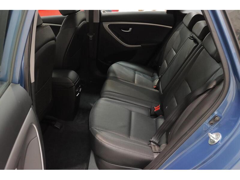 Hyundai i30 1.6 CRDi Blue Drive Premium Tourer Euro 6 (s/s) 5dr - U154