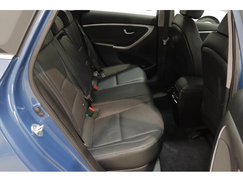 Hyundai i30 1.6 CRDi Blue Drive Premium Tourer Euro 6 (s/s) 5dr - U154