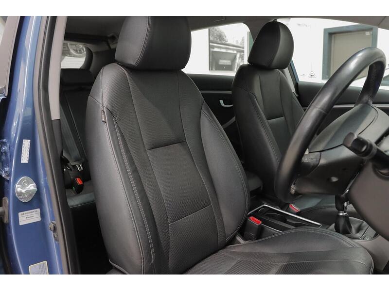 Hyundai i30 1.6 CRDi Blue Drive Premium Tourer Euro 6 (s/s) 5dr - U154