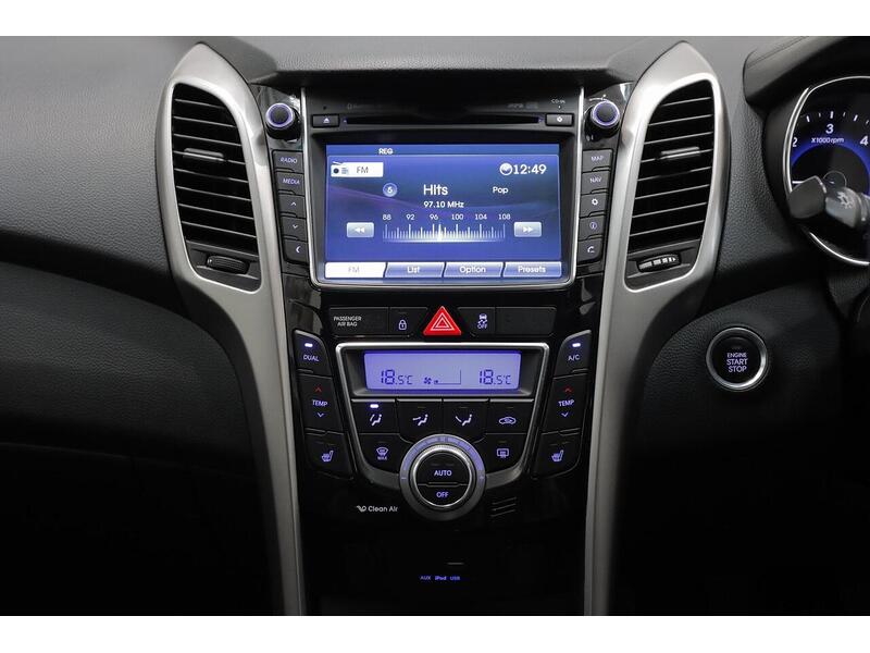 Hyundai i30 1.6 CRDi Blue Drive Premium Tourer Euro 6 (s/s) 5dr - U154