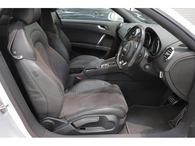 Audi TT 2.0 TFSI S line Roadster S Tronic quattro Euro 5 (s/s) 2dr - U159