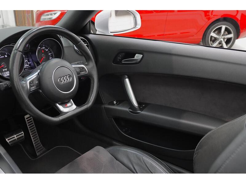 Audi TT 2.0 TFSI S line Roadster S Tronic quattro Euro 5 (s/s) 2dr - U159