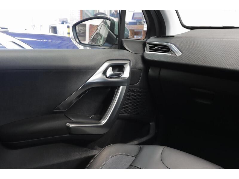 Peugeot 2008 1.2 PureTech Allure Euro 6 5dr - U164