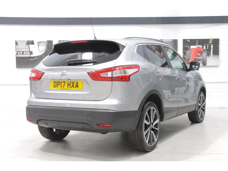 Nissan Qashqai 1.5 dCi Tekna SUV 5dr Diesel Manual 2WD Euro 6 (s/s) (110 ps) - U173