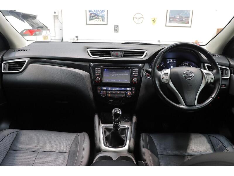 Nissan Qashqai 1.5 dCi Tekna SUV 5dr Diesel Manual 2WD Euro 6 (s/s) (110 ps) - U173