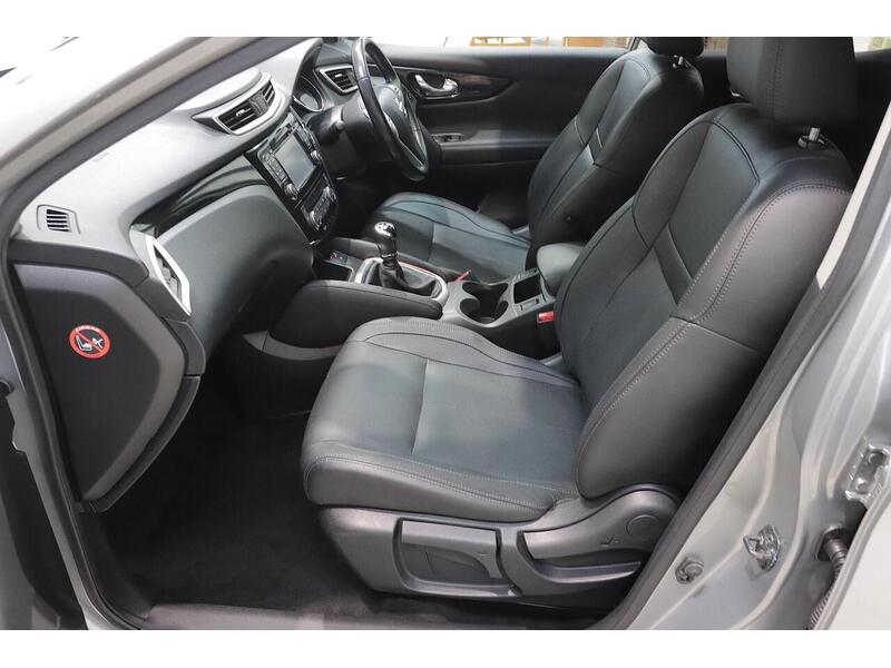 Nissan Qashqai 1.5 dCi Tekna SUV 5dr Diesel Manual 2WD Euro 6 (s/s) (110 ps) - U173