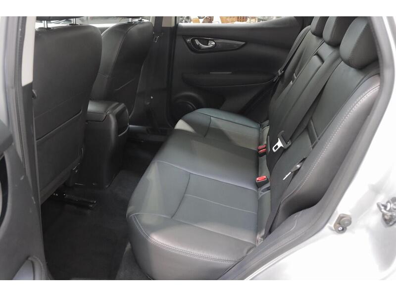 Nissan Qashqai 1.5 dCi Tekna SUV 5dr Diesel Manual 2WD Euro 6 (s/s) (110 ps) - U173