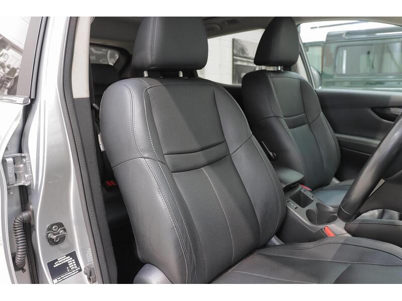 Nissan Qashqai 1.5 dCi Tekna SUV 5dr Diesel Manual 2WD Euro 6 (s/s) (110 ps) - U173