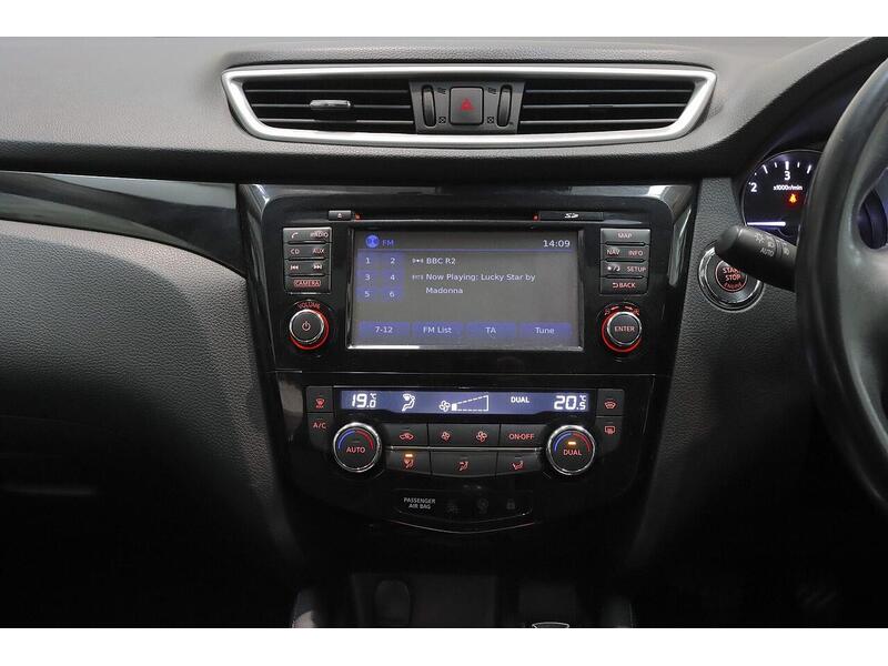 Nissan Qashqai 1.5 dCi Tekna SUV 5dr Diesel Manual 2WD Euro 6 (s/s) (110 ps) - U173