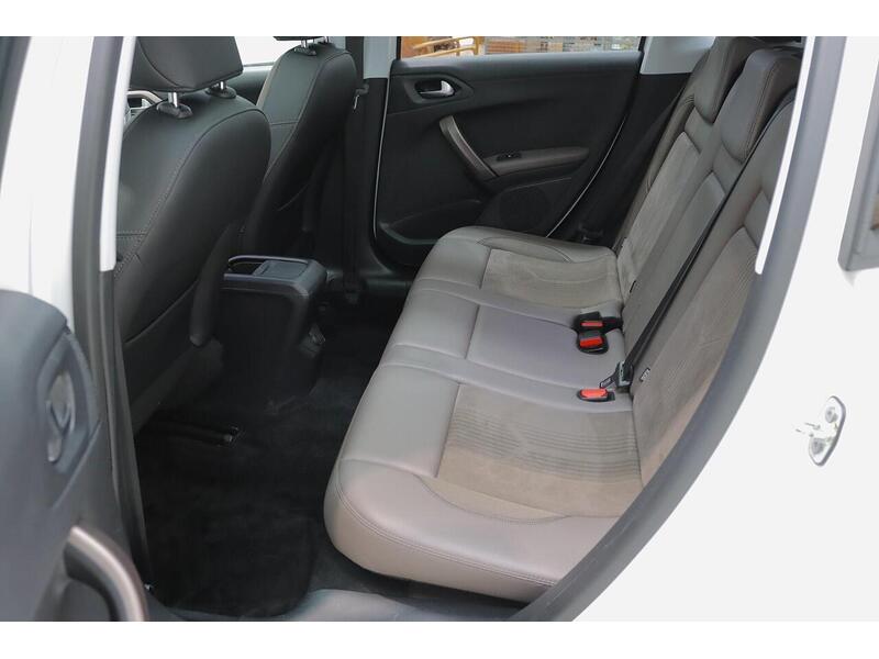 Peugeot 2008 1.6 e-HDi Feline Euro 5 (s/s) 5dr (Calima) - U190