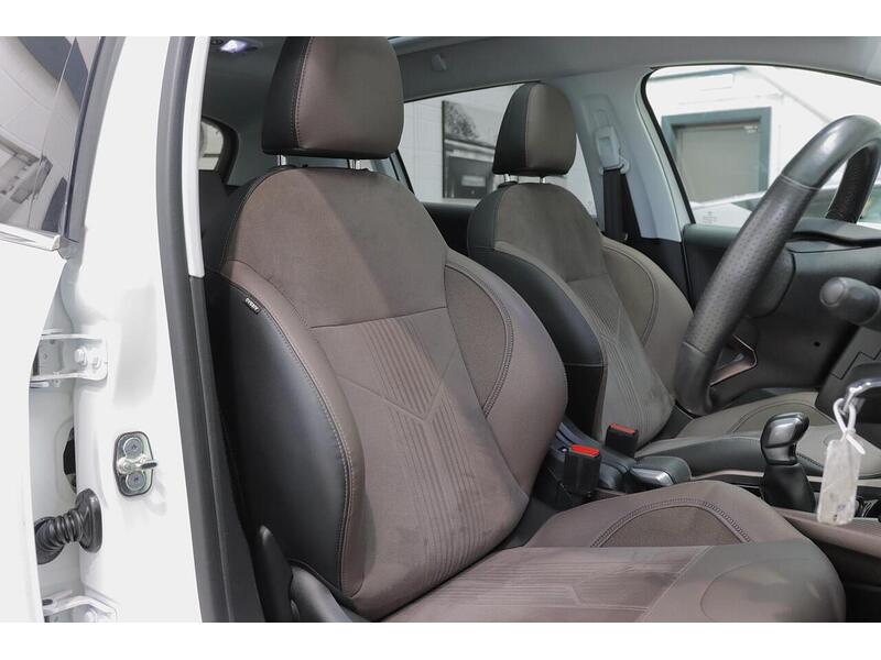 Peugeot 2008 1.6 e-HDi Feline Euro 5 (s/s) 5dr (Calima) - U190