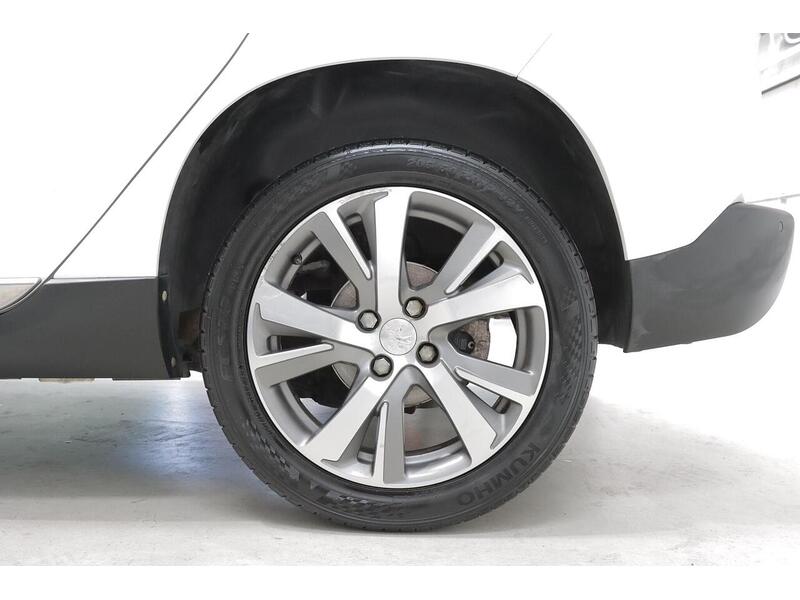 Peugeot 2008 1.6 e-HDi Feline Euro 5 (s/s) 5dr (Calima) - U190
