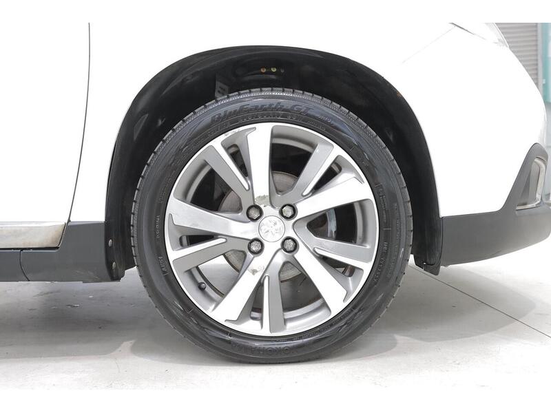 Peugeot 2008 1.6 e-HDi Feline Euro 5 (s/s) 5dr (Calima) - U190