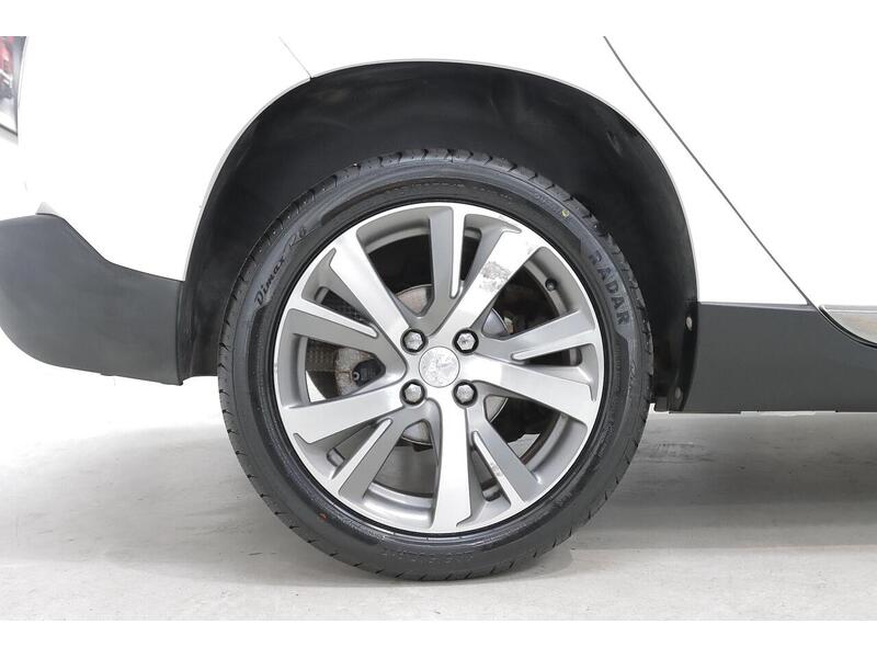Peugeot 2008 1.6 e-HDi Feline Euro 5 (s/s) 5dr (Calima) - U190