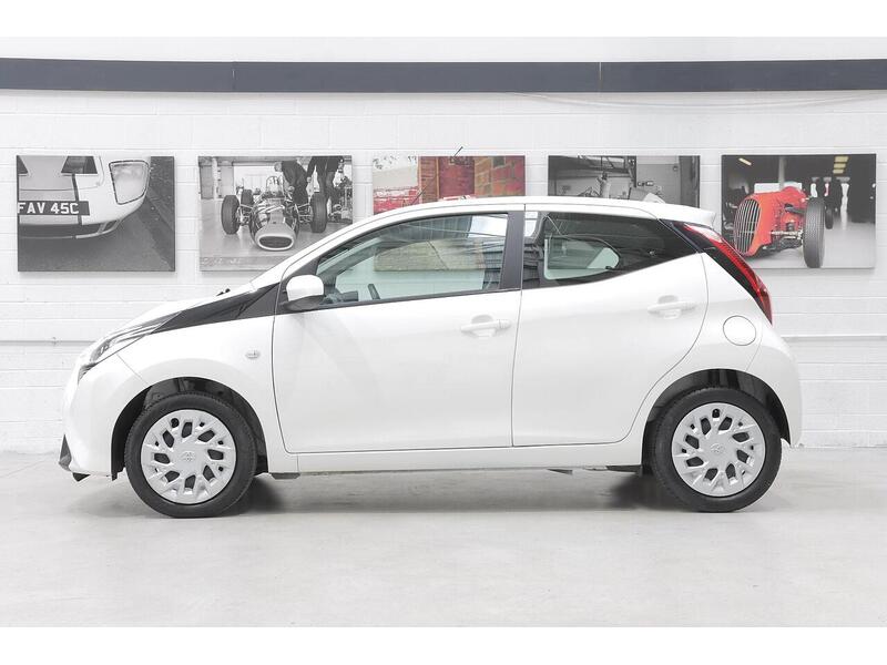 Toyota AYGO 1.0 VVT-i x-play Euro 6 5dr - U196