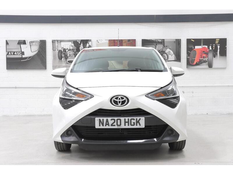 Toyota AYGO 1.0 VVT-i x-play Euro 6 5dr - U196